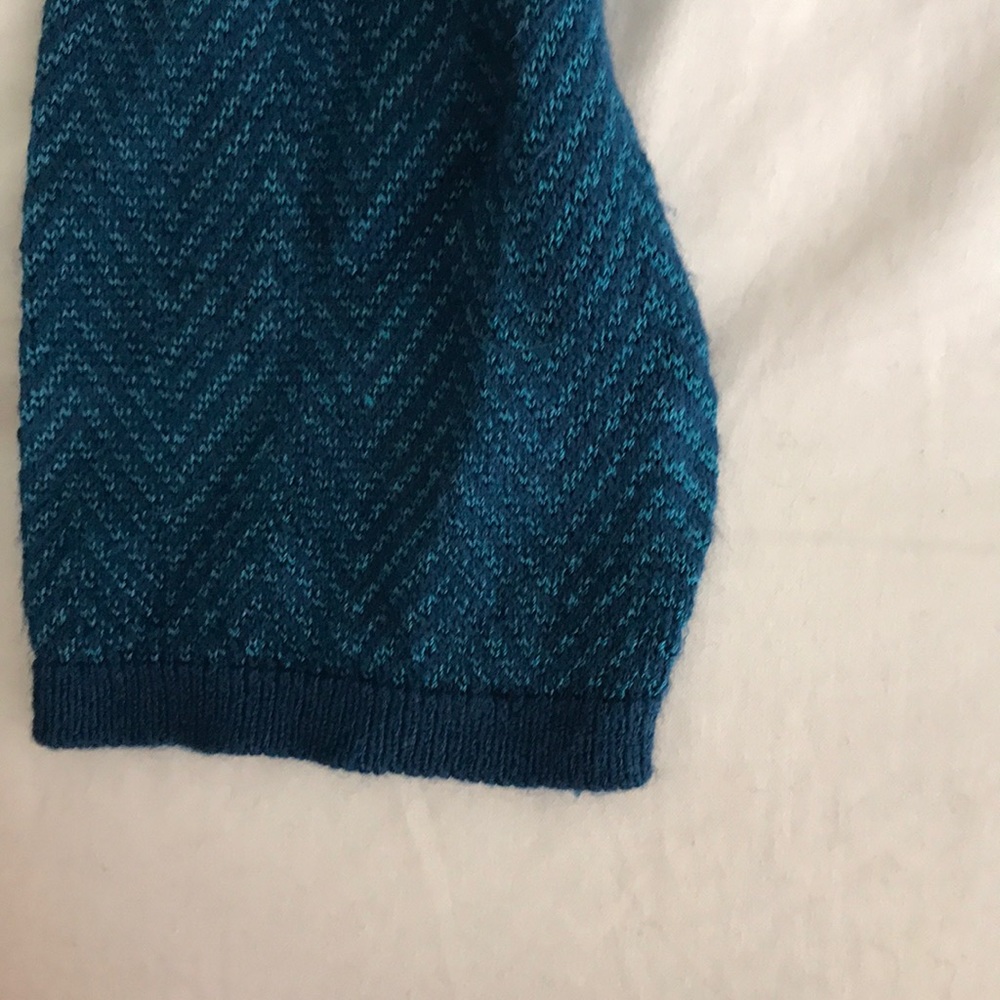 Blue sweater - Picture 3 of 4